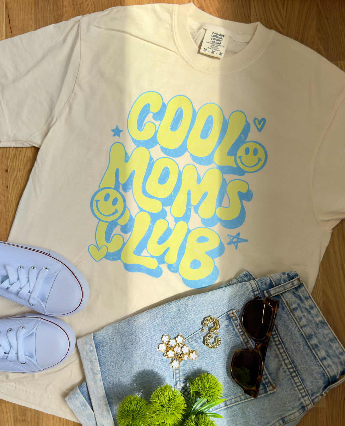 Neon COOL MOMS CLUB Graphic Tee